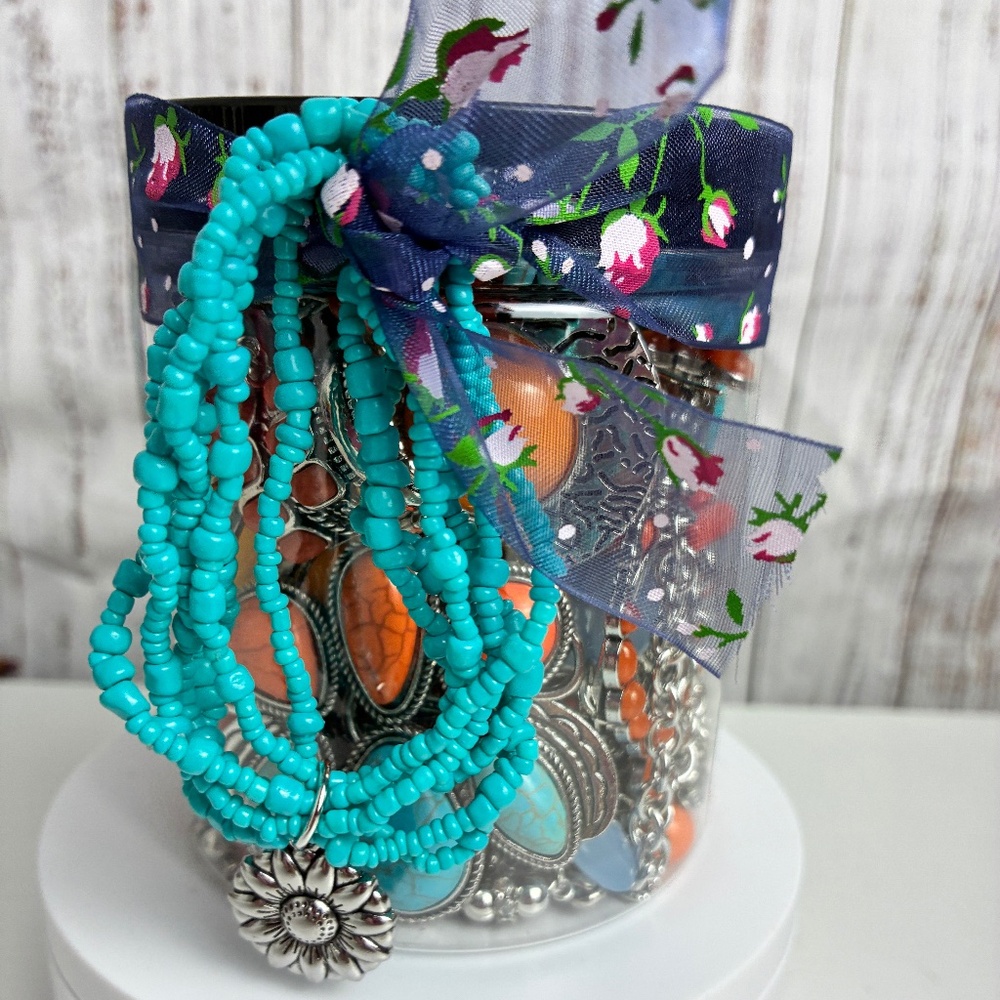 Mystery Treasure 16 oz Jar - Lot 0267